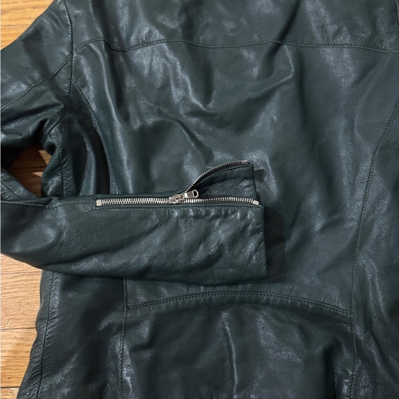 Brogden Women Green Leather Jacket - Picture 12 of 15